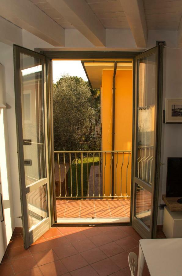 Goccia Di Lago Desenzano del Garda Exterior foto
